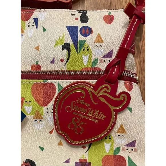 Disney Dooney & Bourke Bag - Snow White And The Seven Dwarfs - Crossbody - Picture 2 of 9